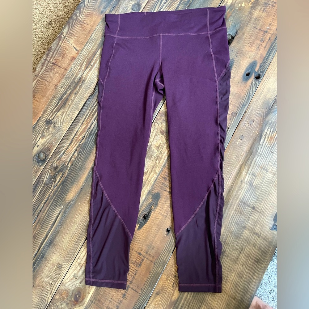 ATHLETA Work Out Leggings - size LG